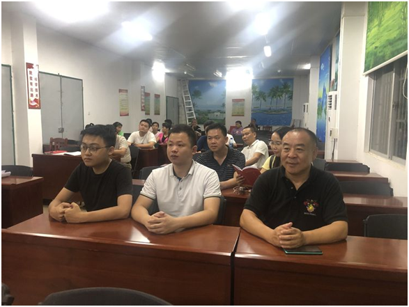 市金控公司組織觀看144期《脫貧致富電視夜?！饭?jié)目